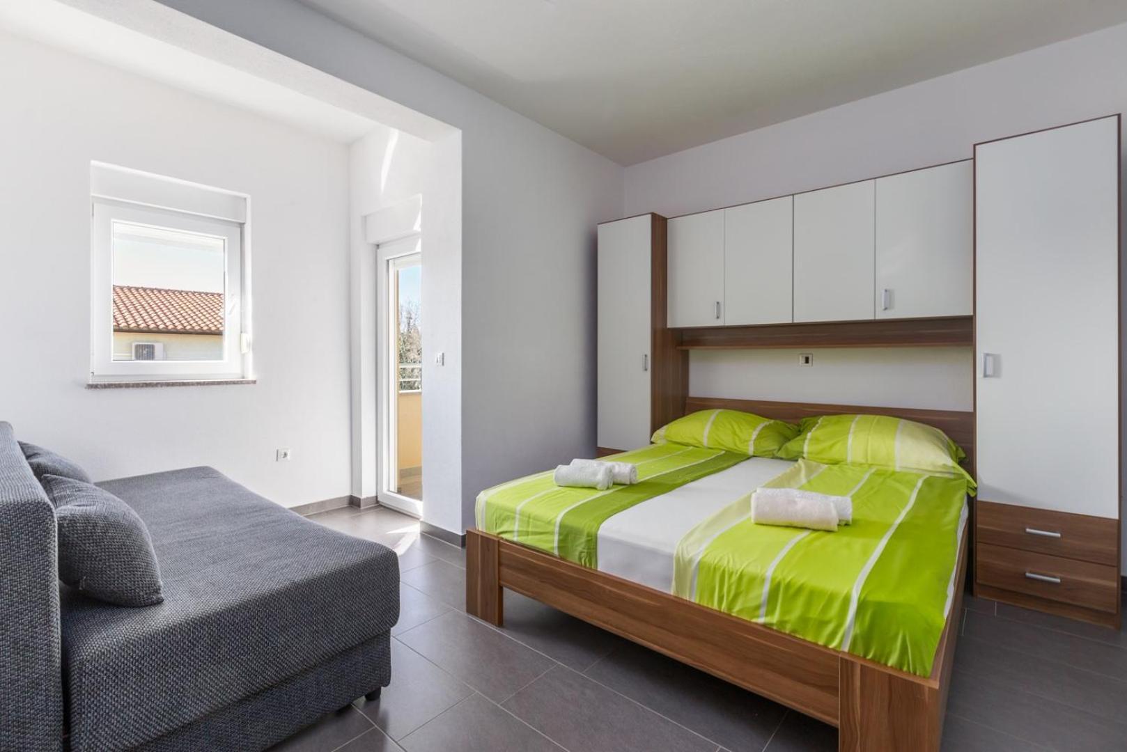 Villa Vita Apartments & Studios With Common Pool Valbandon Exterior photo