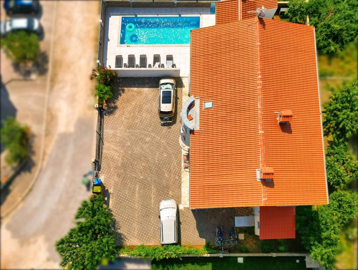 Villa Vita Apartments & Studios With Common Pool Valbandon Exterior photo